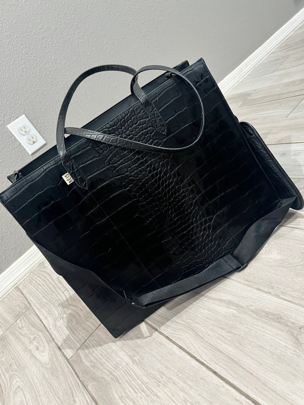 Beis The Work Tote in Black Croc - Vegan Leather - Large, Great Condition